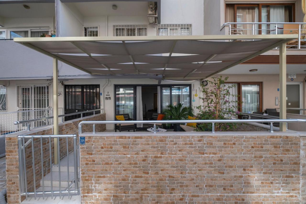 Ezgi'S Apartment With Terrace In Marmaris Exteriör bild